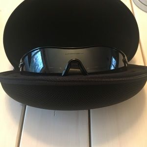 Oakley Mens sunglasses